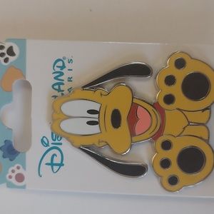 Disneyland Paris Pluto pin